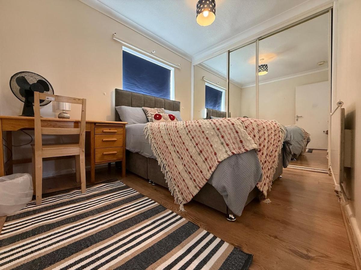 Southsea Cozy With Hot Tub Free Parking
