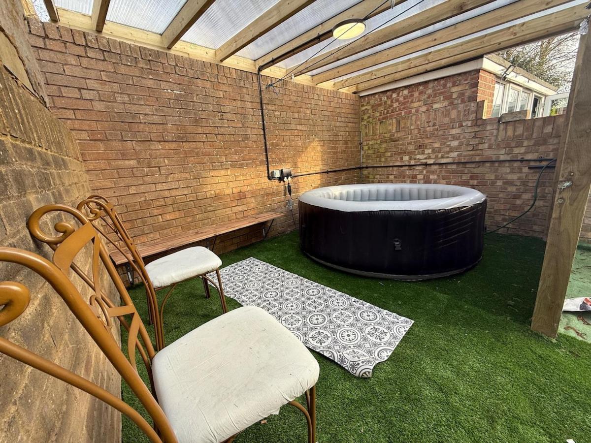 Holiday home Southsea Cozy With Hot Tub Free Parking