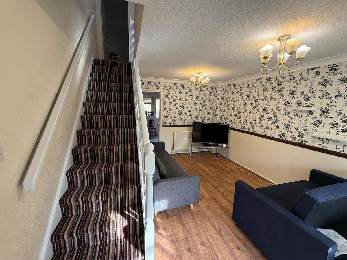 Southsea Cozy With Hot Tub Free Parking *