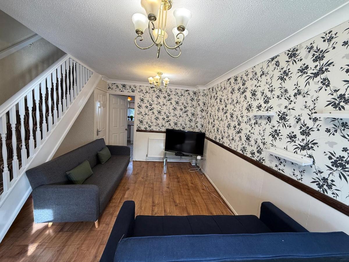 Southsea Cozy With Hot Tub Free Parking Holiday home