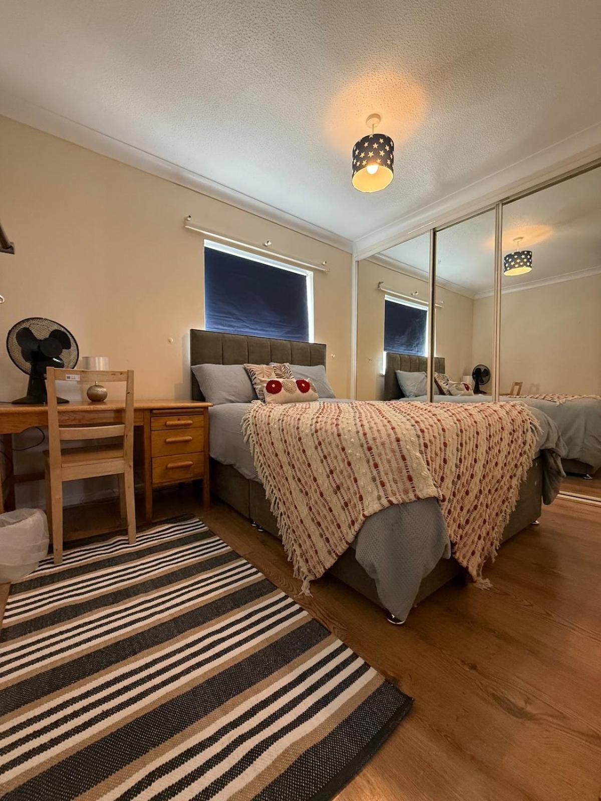 Southsea Cozy With Hot Tub Free Parking