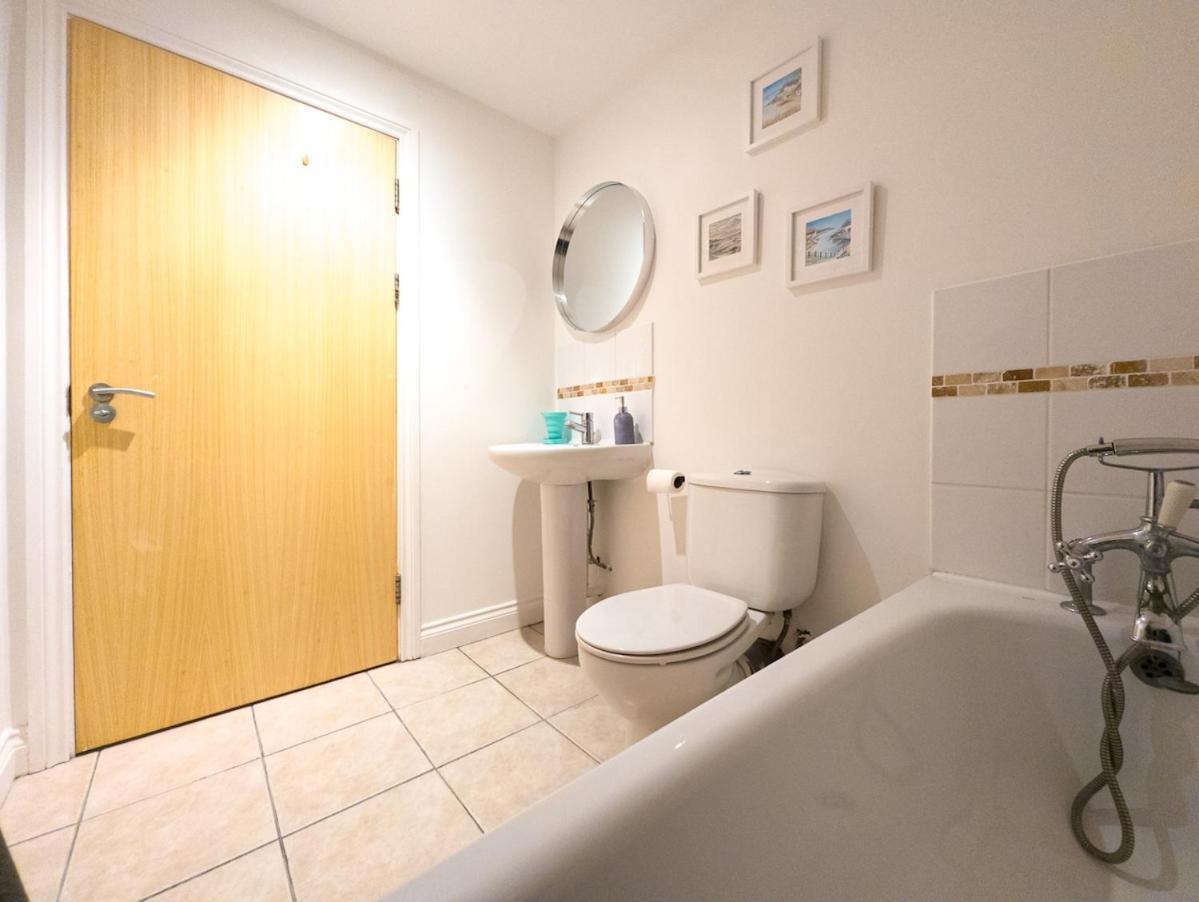 En With Pool Table And Private Balcony Portsmouth
