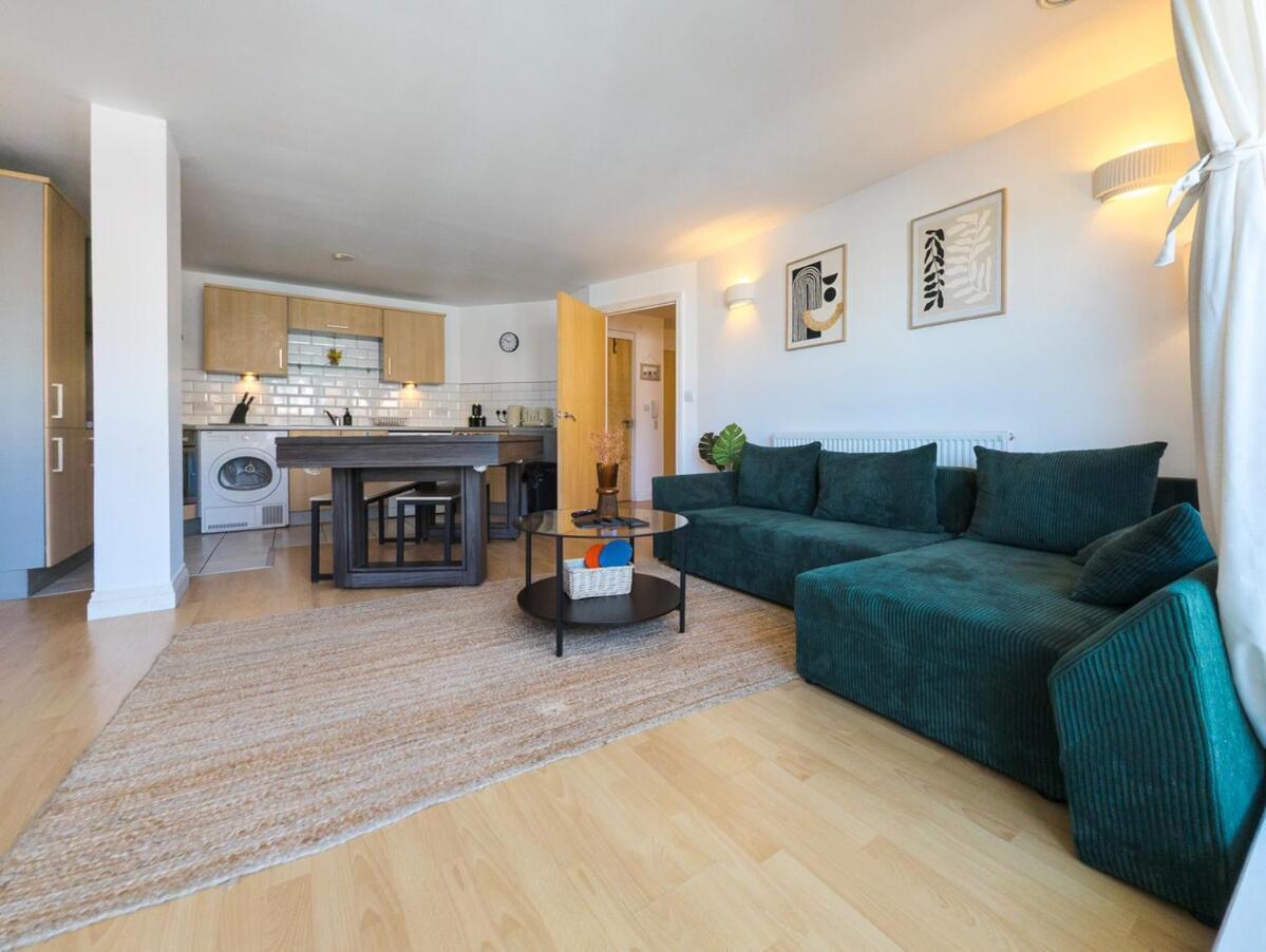 En With Pool Table And Private Balcony Portsmouth
