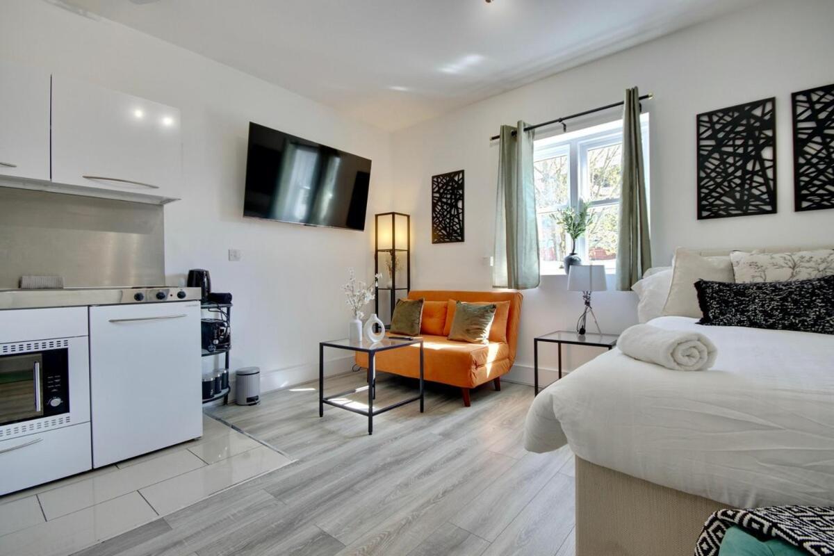 Apartment Aylward S19- Ground Floor Living Near Centre, Gunwharf Quays, And Dockyard *
