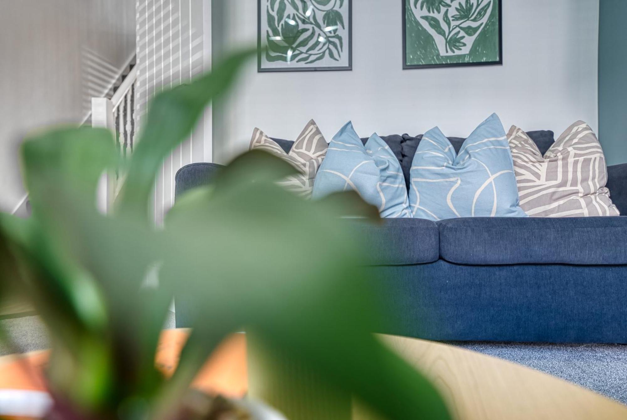 Stunning Design 3-Bedroom Townhouse Retreat In Southsea, Sleeps 8, Chic And Spacious - By Blue Puffin Stays Portsmouth