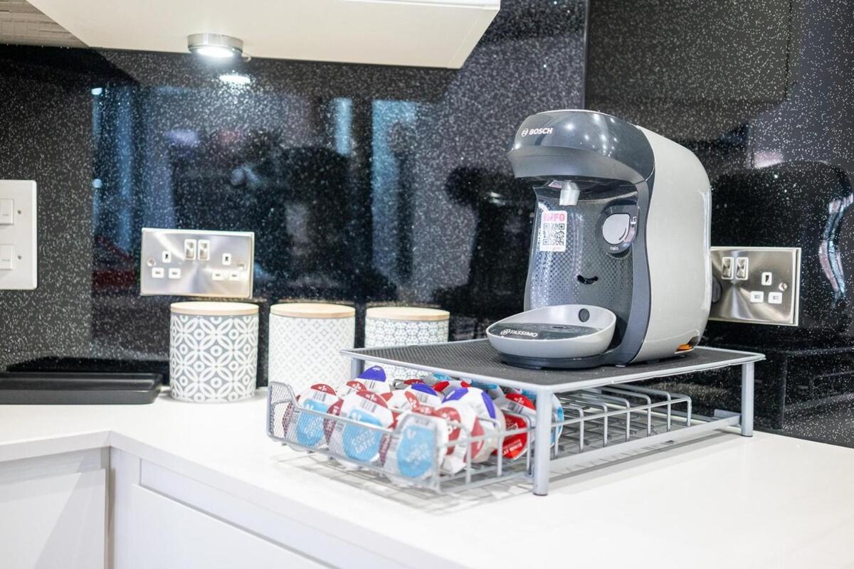 Apartment Modern 2bedrooms With En & Private Parking