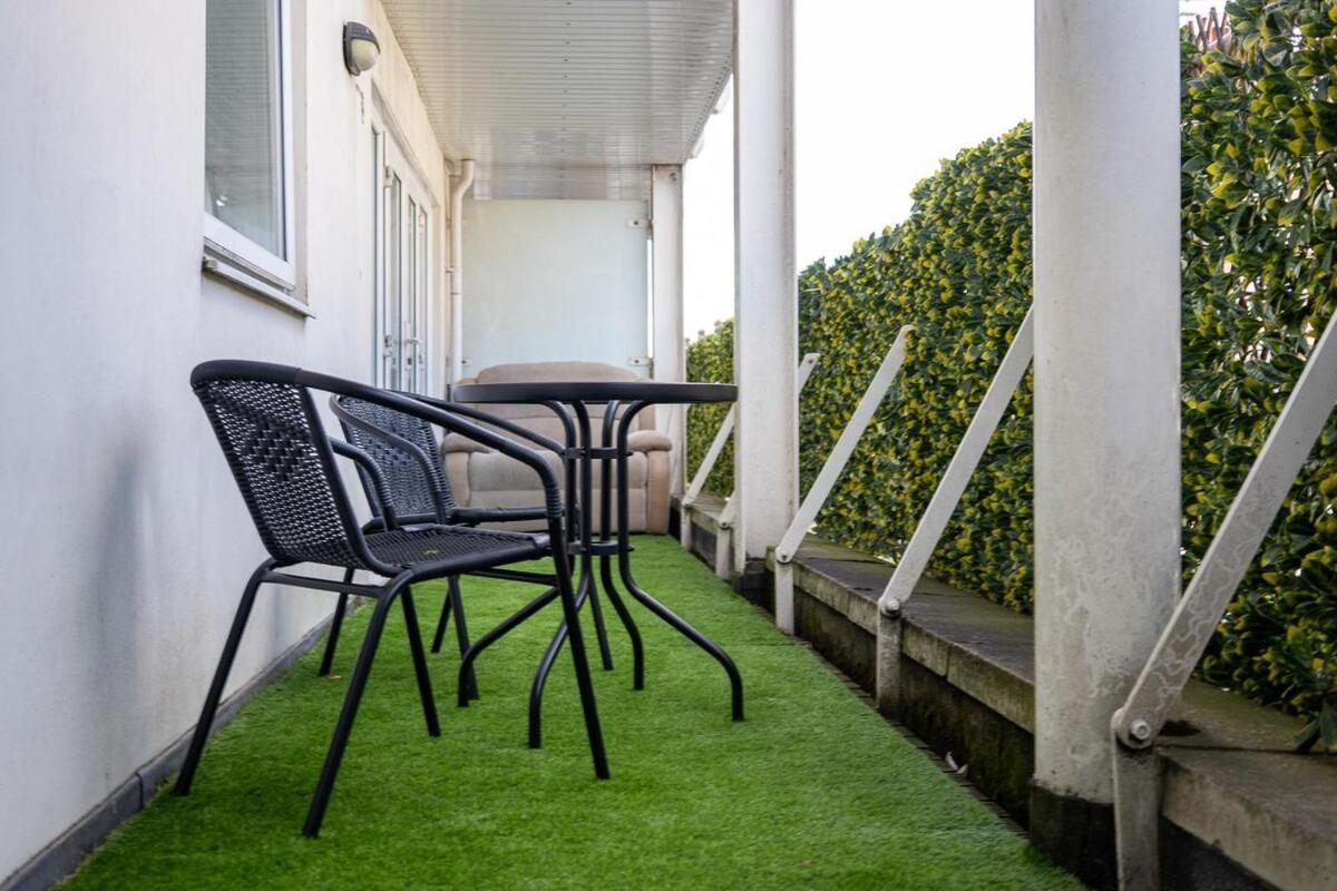 Apartment Modern 2bedrooms With En & Private Parking
