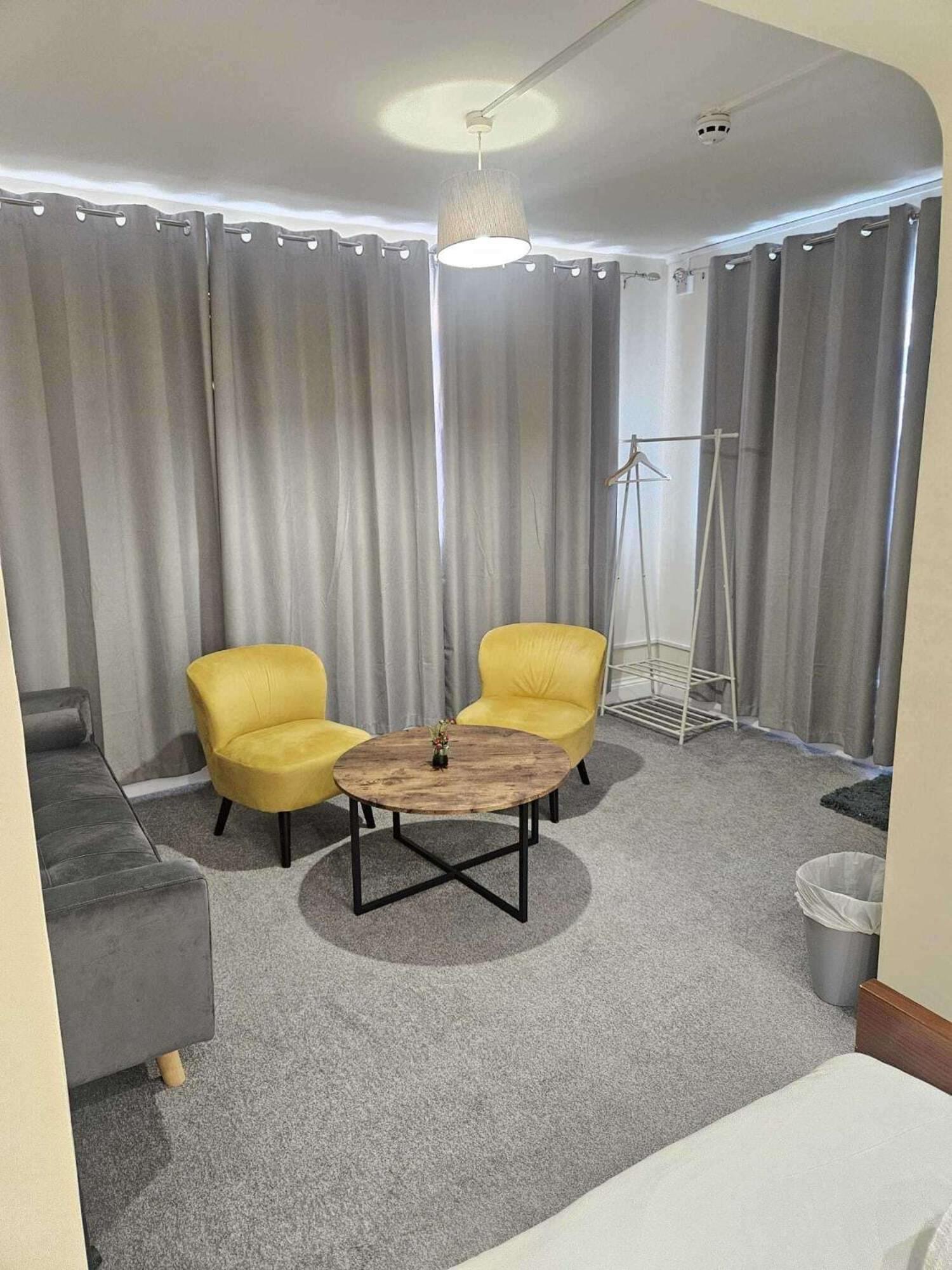 Sleep 6 Seaside Escape - Ev22kwh Self Check-in Apartment