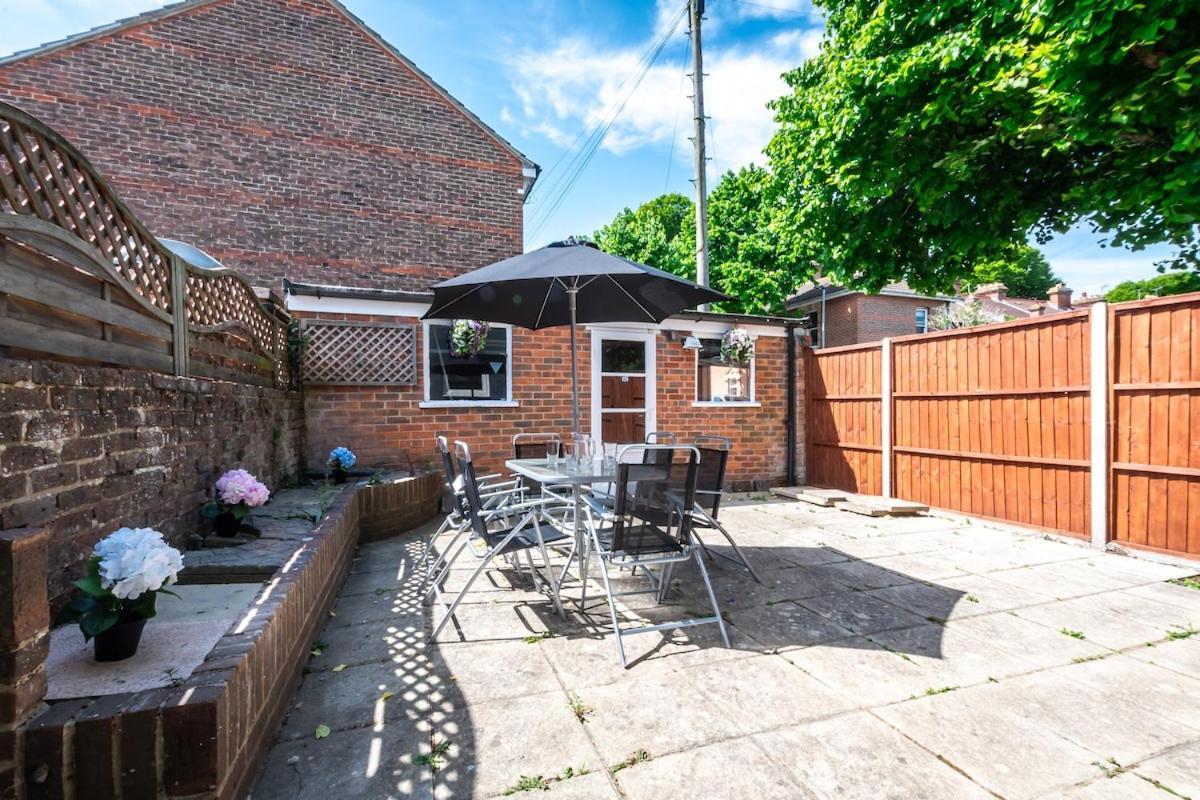 Southsea Discounts Long Free Parking Wifi Holiday home *