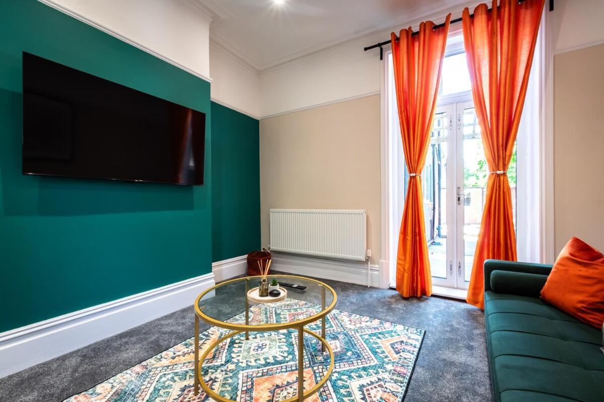 Southsea Discounts Long Free Parking Wifi Holiday home *