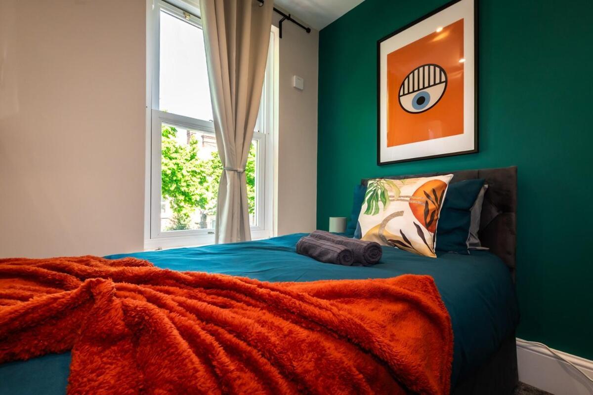 Southsea Discounts Long Free Parking Wifi Holiday home *