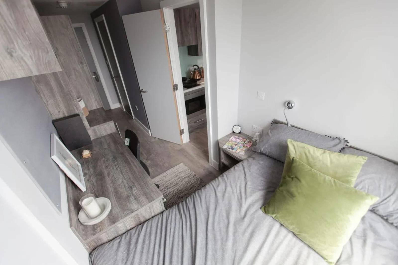For Students Only Crown Place In Portsmouth Apartment *