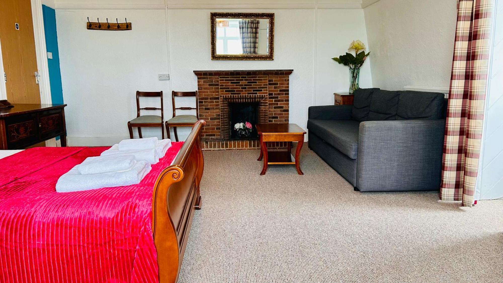Guest house Clarence Quarters Self-catering *