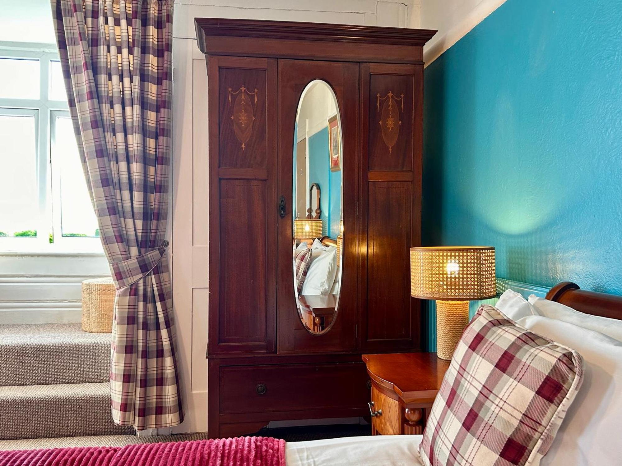 Guest house Clarence Quarters Self-catering *
