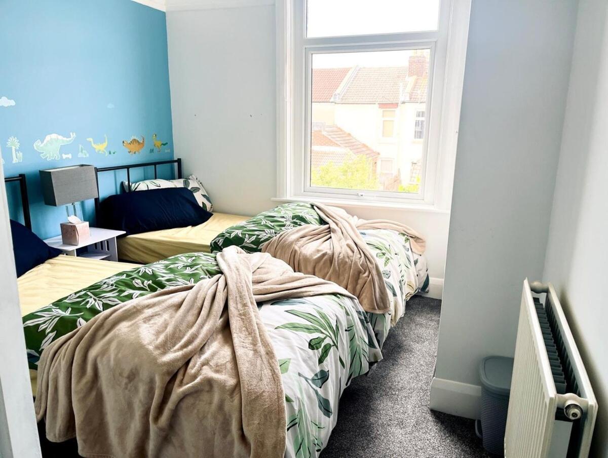 A Tranquil Must-stay Near Fratton Train Station, With Pool Table And Private Garden Holiday home *