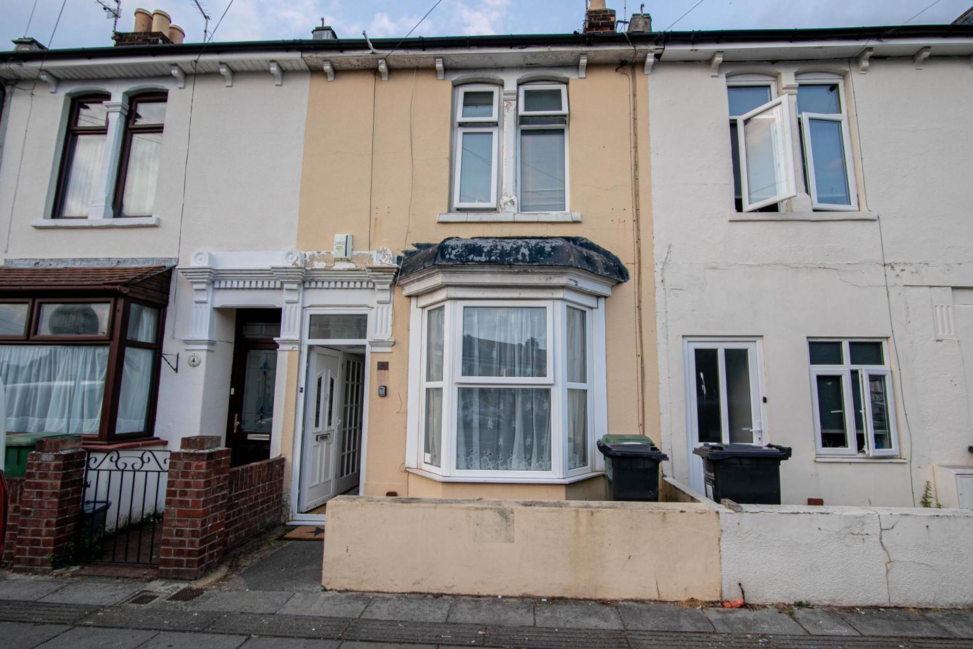 3 Bed Stylish & Spacious Home, Sleep Up To 7ppl Holiday home Portsmouth