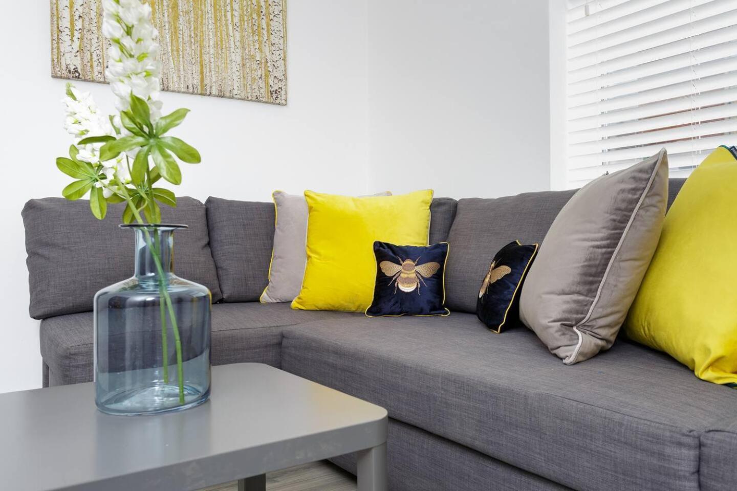 Harold House - Modern Open Plan 4 Bedroom, 3 Bathroom House In Southsea, Holiday home *