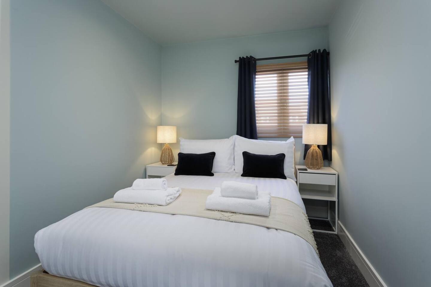Beatrice Manor - Luxury 4 Bedroom House In Southsea, Portsmouth