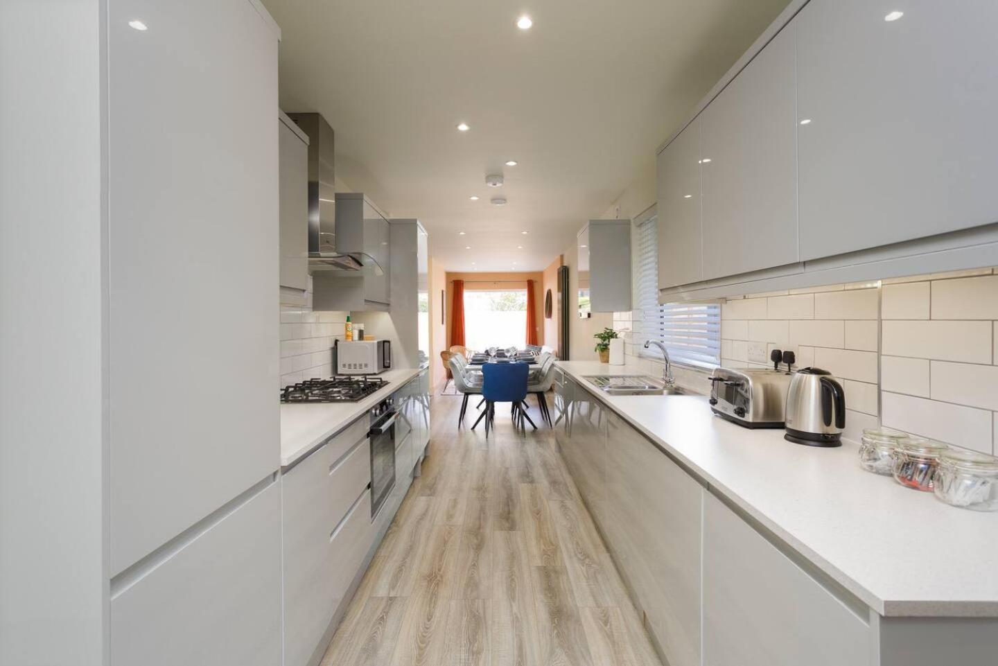 Holiday home Beatrice Manor - Luxury 4 Bedroom House In Southsea, *