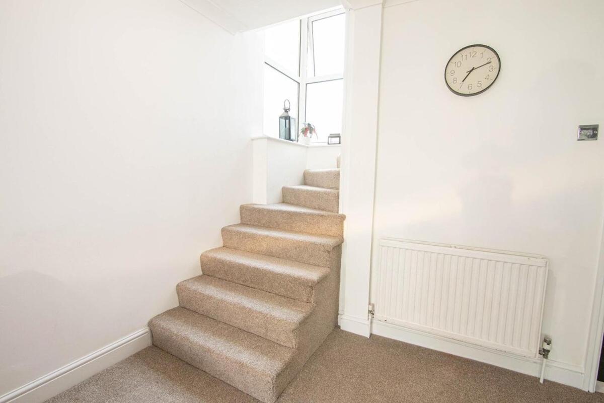 Holiday home 3 Bed Modern Home, Vibrant & Stylish, Sleep Upto 7 Portsmouth