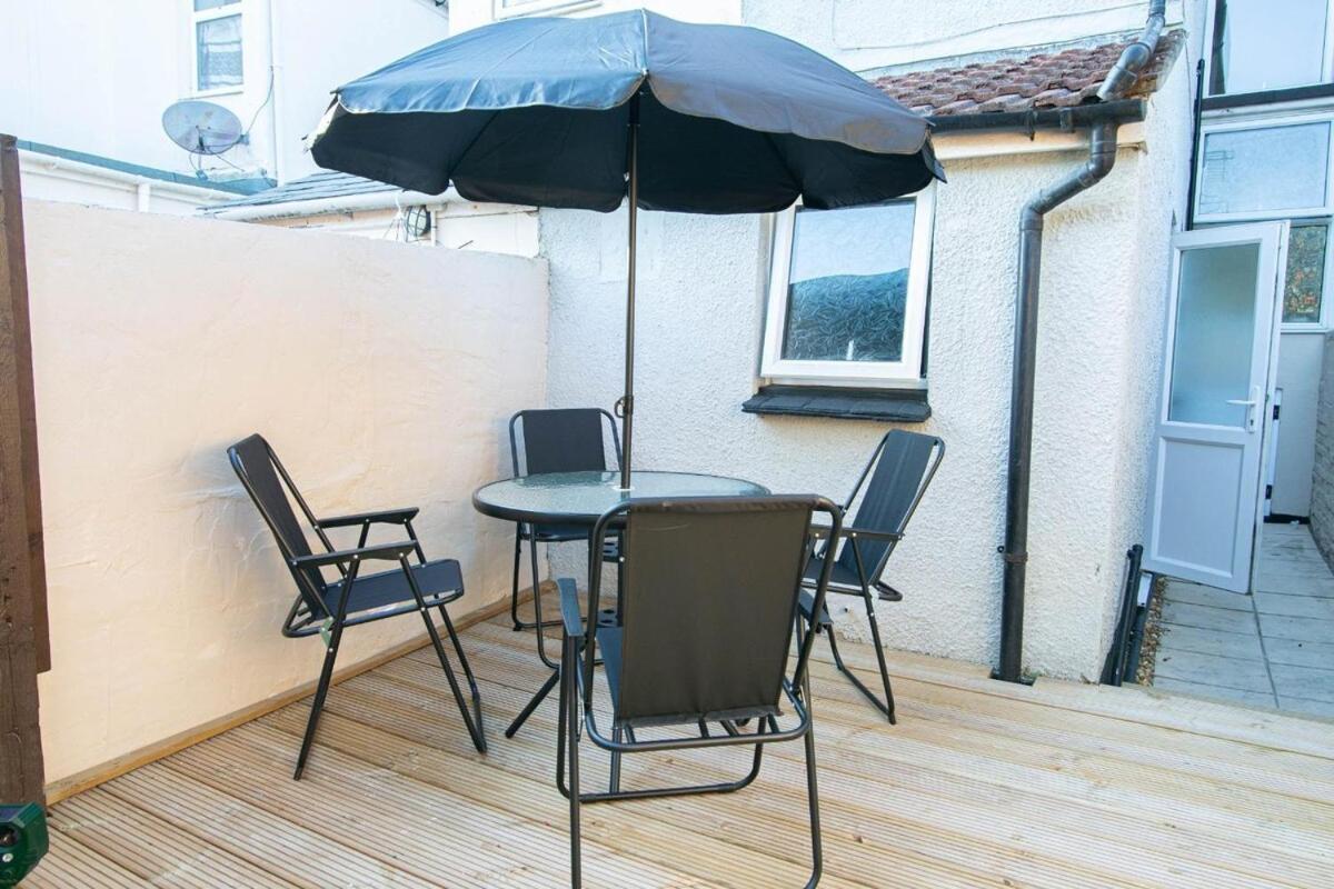 Holiday home 3 Bed Modern Home, Vibrant & Stylish, Sleep Upto 7 Portsmouth