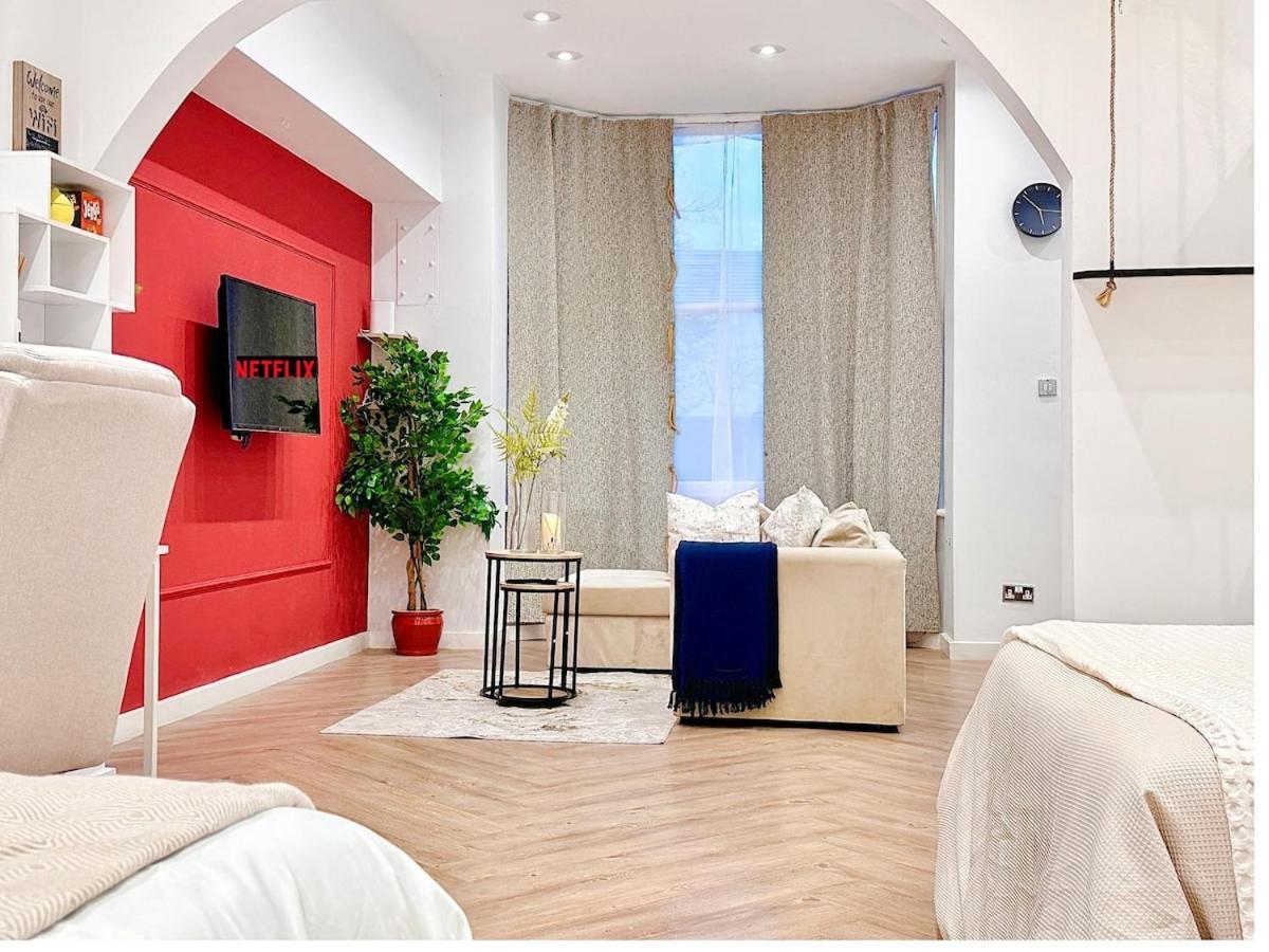 Colson - Best Find In Portsmouth, Sleeps 4, Centrally Located Near City Centre, Gunwharf And University Apartment Portsmouth