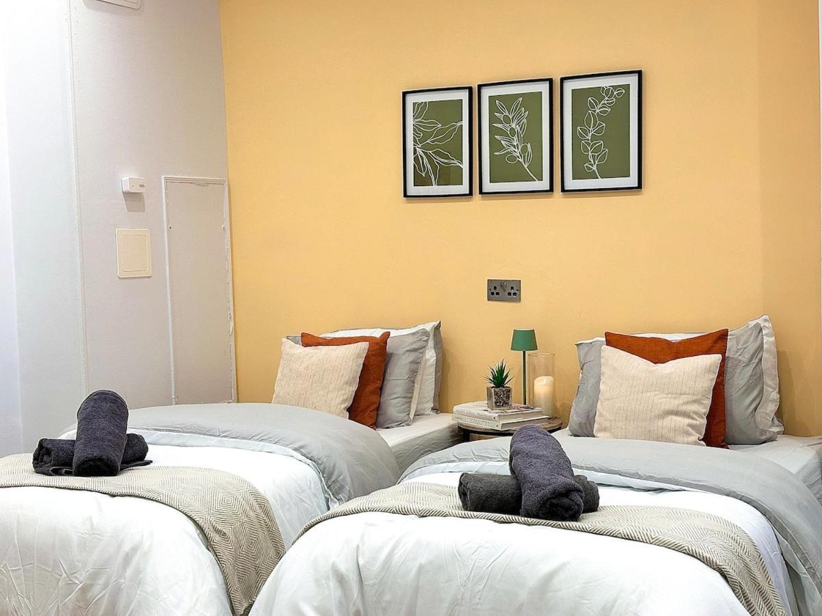 Apartment Colson - Best Find In Portsmouth, Sleeps 4, Centrally Located Near City Centre, Gunwharf And University