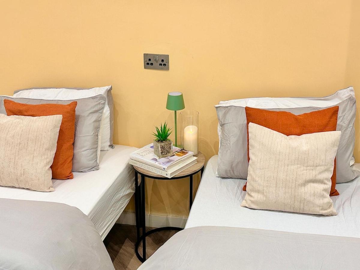 Colson - Best Find In Portsmouth, Sleeps 4, Centrally Located Near City Centre, Gunwharf And University Portsmouth