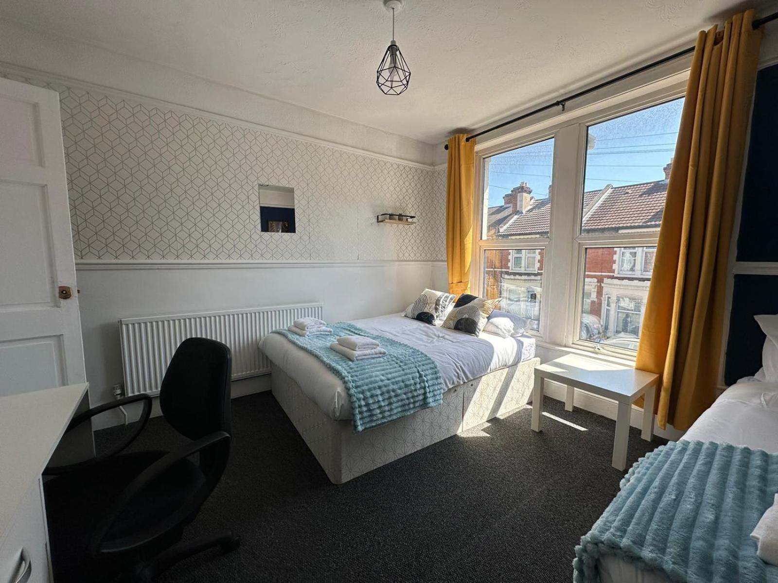 Open Mind - 9 Guests & Free Parking Apartment Portsmouth
