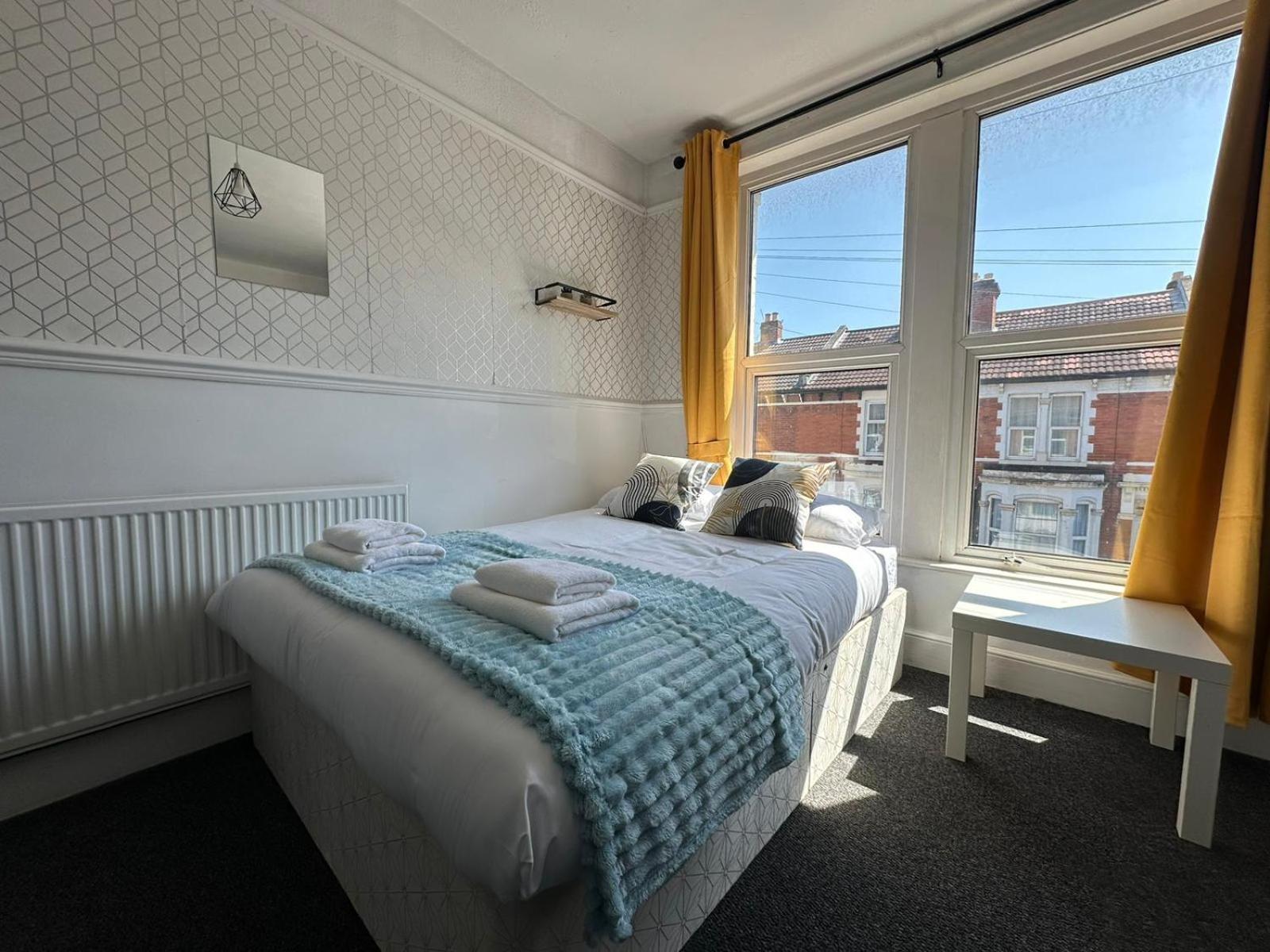 Open Mind - 9 Guests & Free Parking Apartment