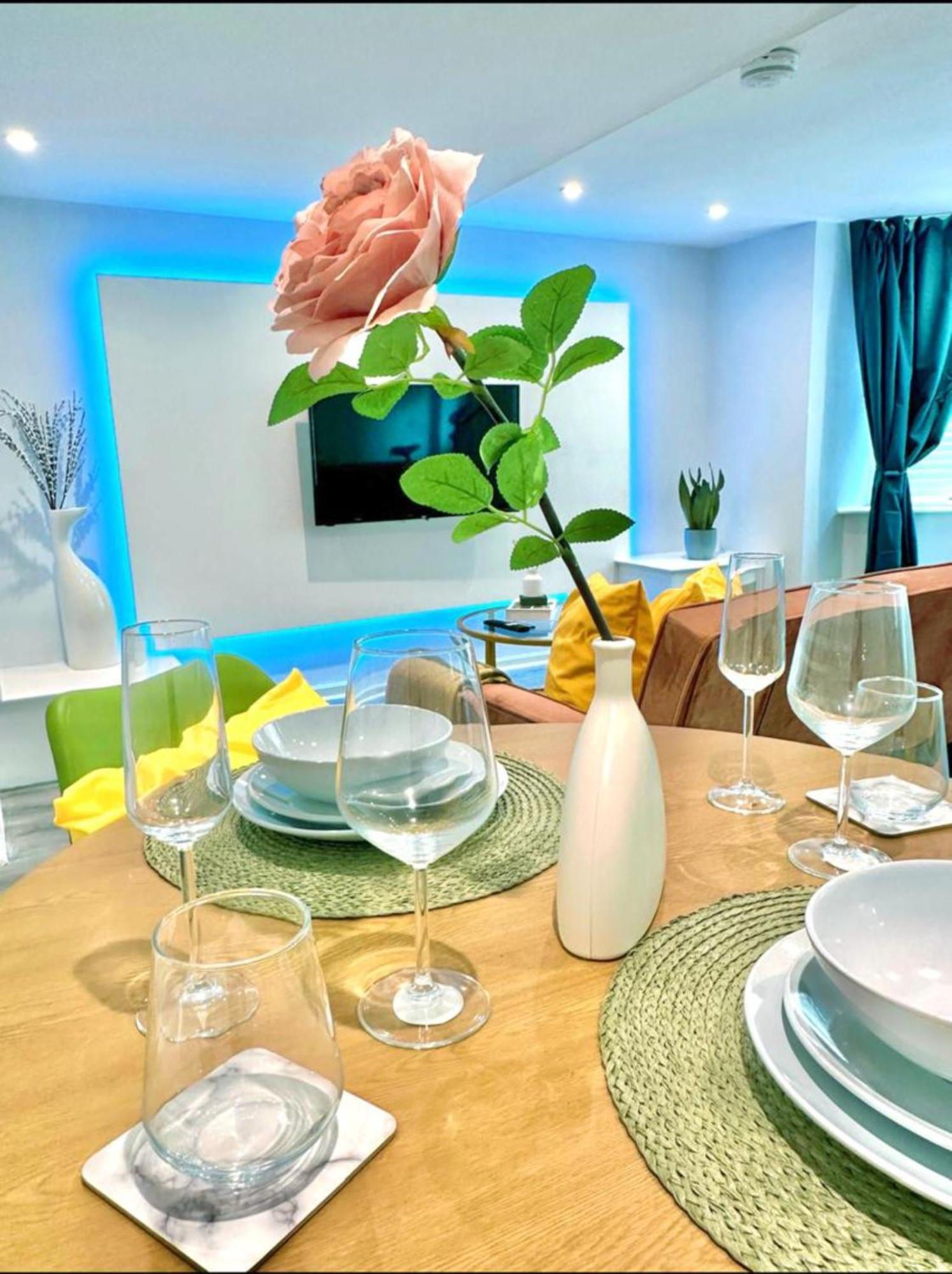 Apartment House Andiamo Portsmouth, Centrally Located, Sleeps 3 *