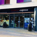 Enterprise House Next To Portsmouth & Southsea Train Station