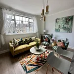 Southsea 2 Bedroom 10 Mins From Beach