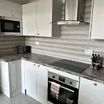 Southsea 2 Bedroom 10 Mins From Beach