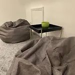 Cosy Home With Free Parking And Fast Internet