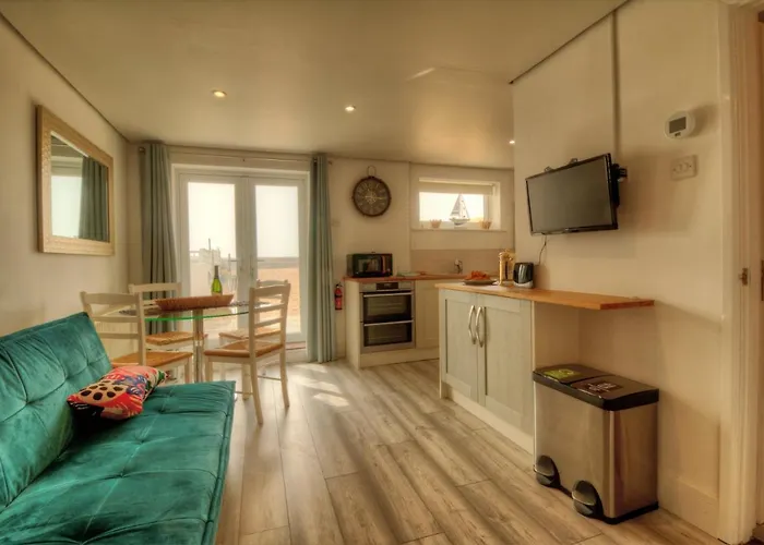 Pass The Keys Shore To Please - Sea Views And Beach Front Modern 1Bed Apt With Sofabed
