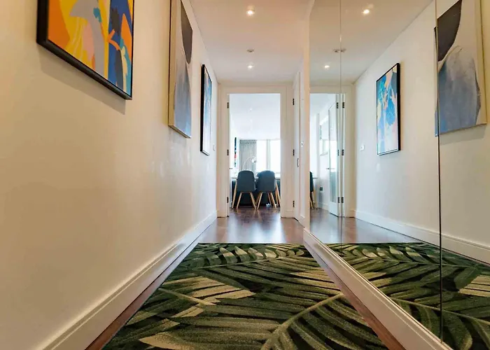 Luxury 3 Bedroom 3 Bathroom Balcony Apartment - Gunwharf Quays Apartments