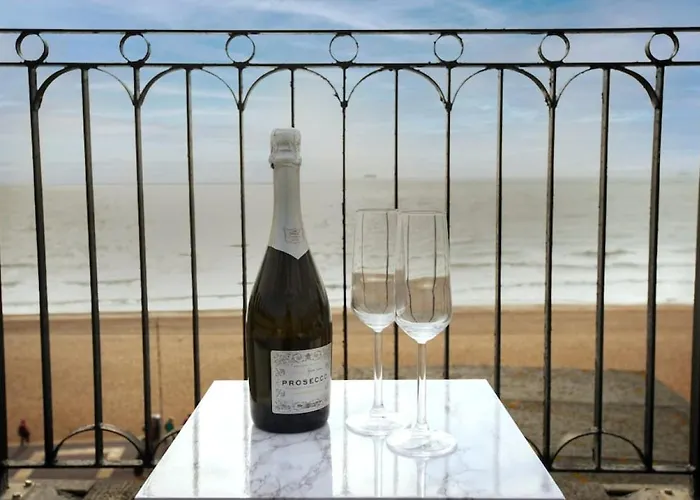 Air Maison - Seafront Flat Private - Roof Terrace With Parking