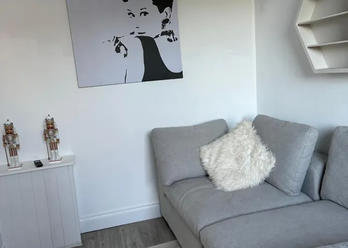 3 Bedroom Southsea Home - Ideal For Working In Portsmouth