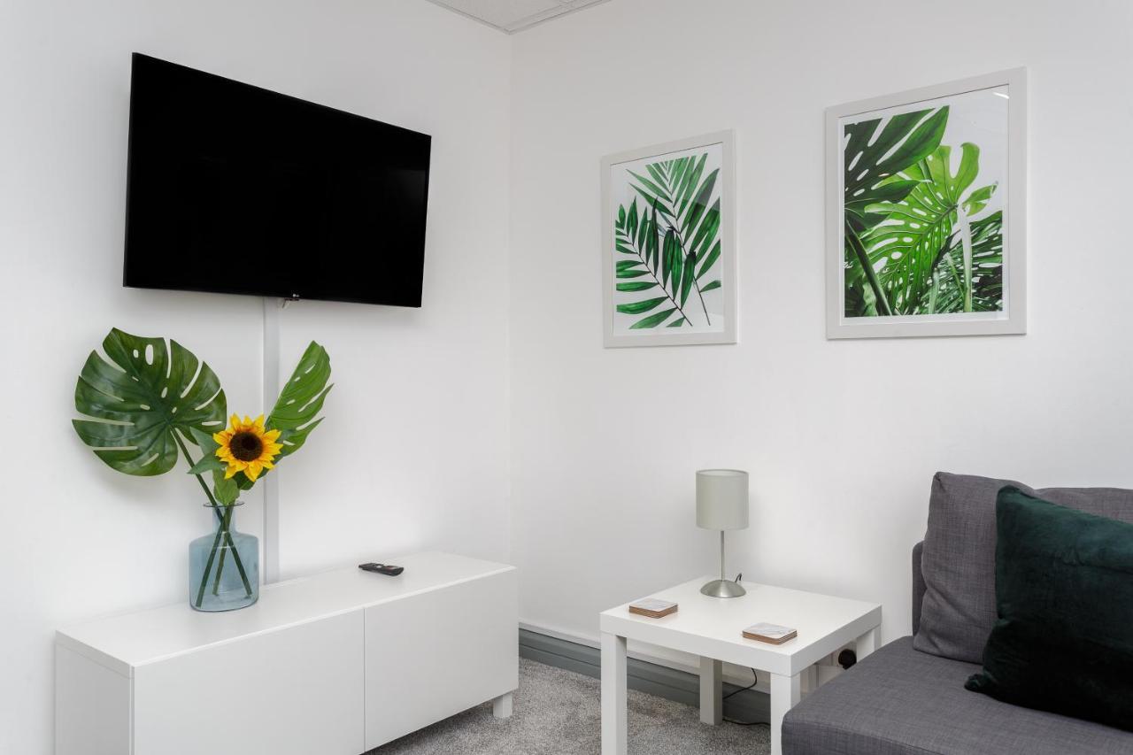 Sovereign Gate 1 - City Centre 2 Bed Wparking Apartment Portsmouth