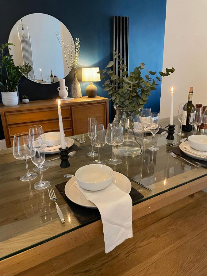 The Clock Tower Apartment: Modern 2-bed With Free Parking In Southsea *
