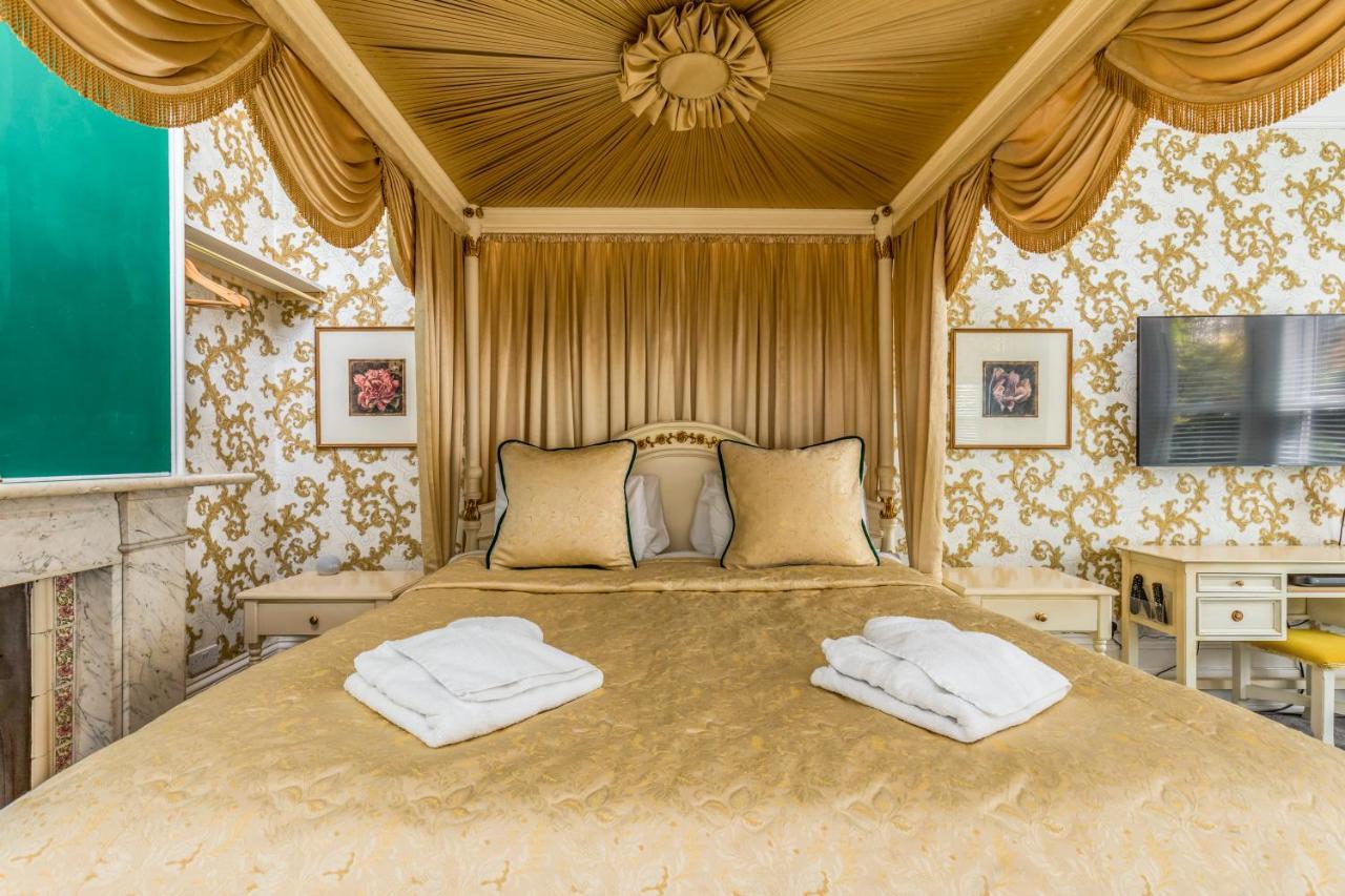 Deluxe With Included * Portsmouth