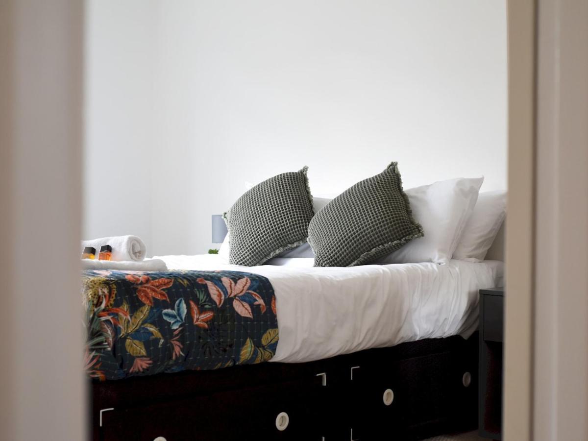 Apartment Pass The Keys Free Off Road Parking Moments From The Seafront *