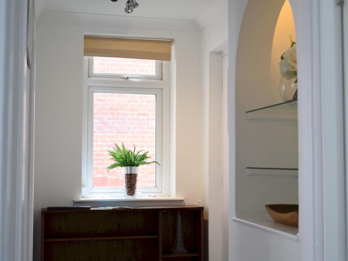 Apartment Pass The Keys Free Off Road Parking Moments From The Seafront *