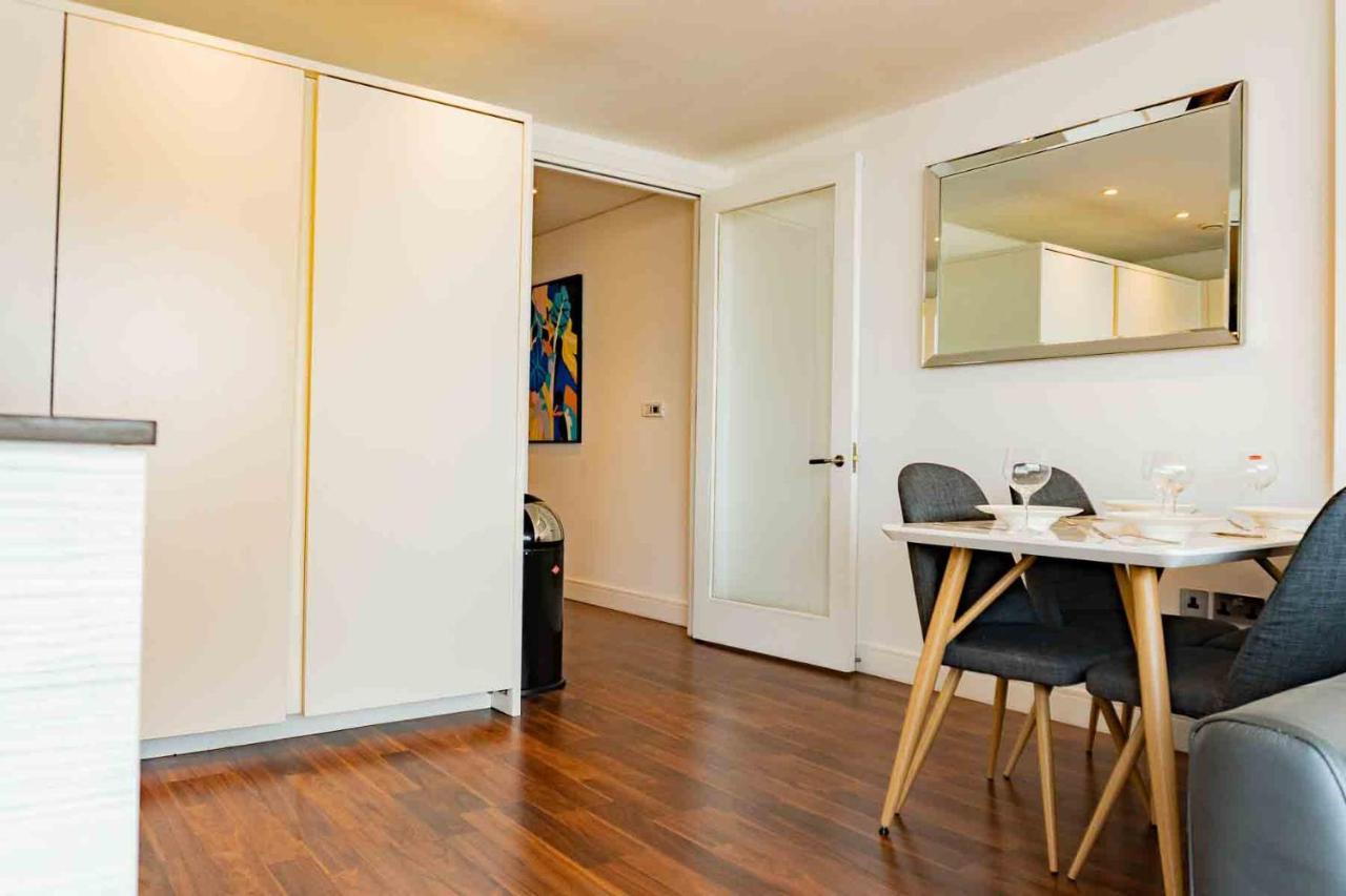 Luxury 3 Bedroom 3 Bathroom Balcony - Gunwharf Quays Apartment