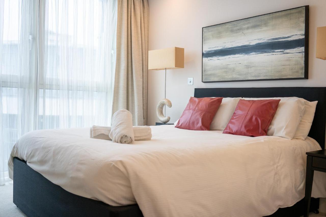 Luxury 3 Bedroom 3 Bathroom Balcony - Gunwharf Quays Apartment Portsmouth