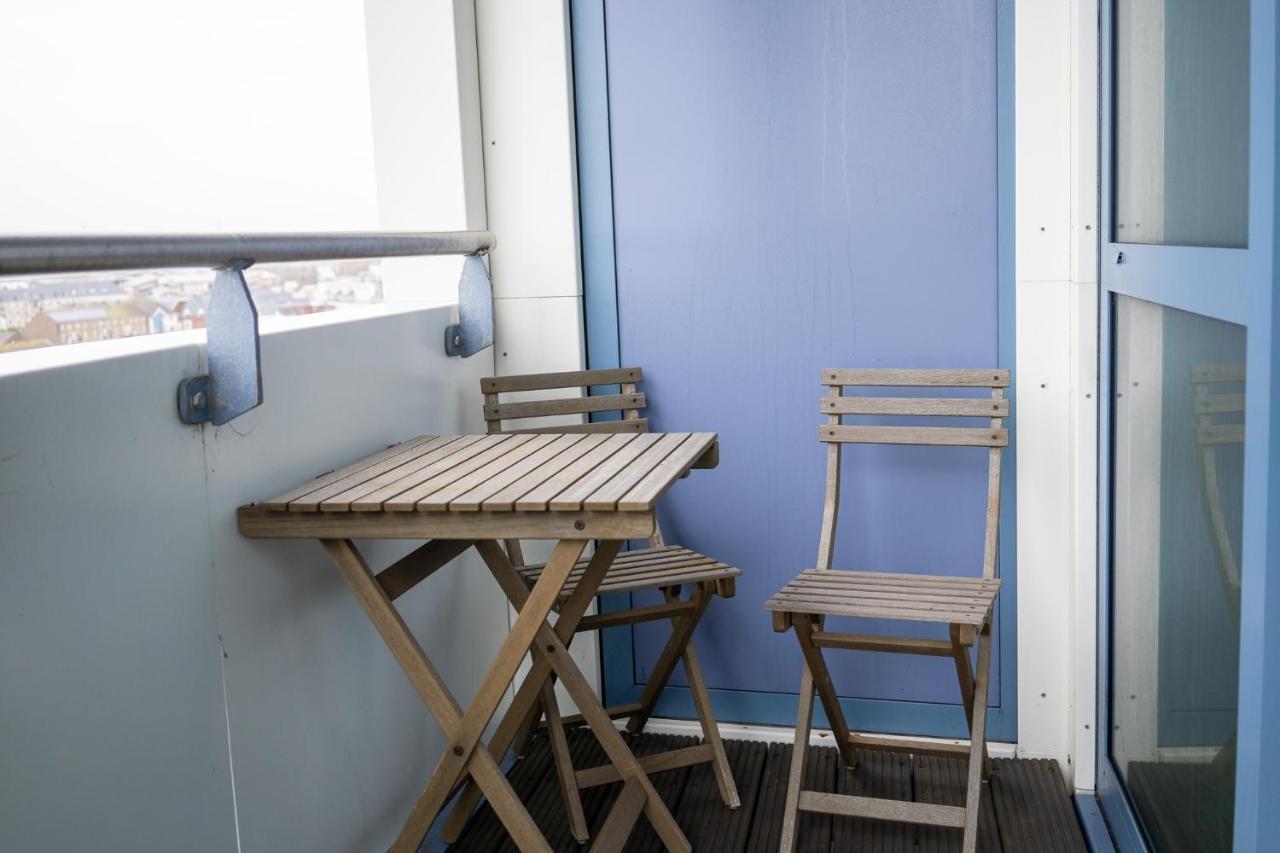 Luxury 3 Bedroom 3 Bathroom Balcony - Gunwharf Quays Apartment Portsmouth