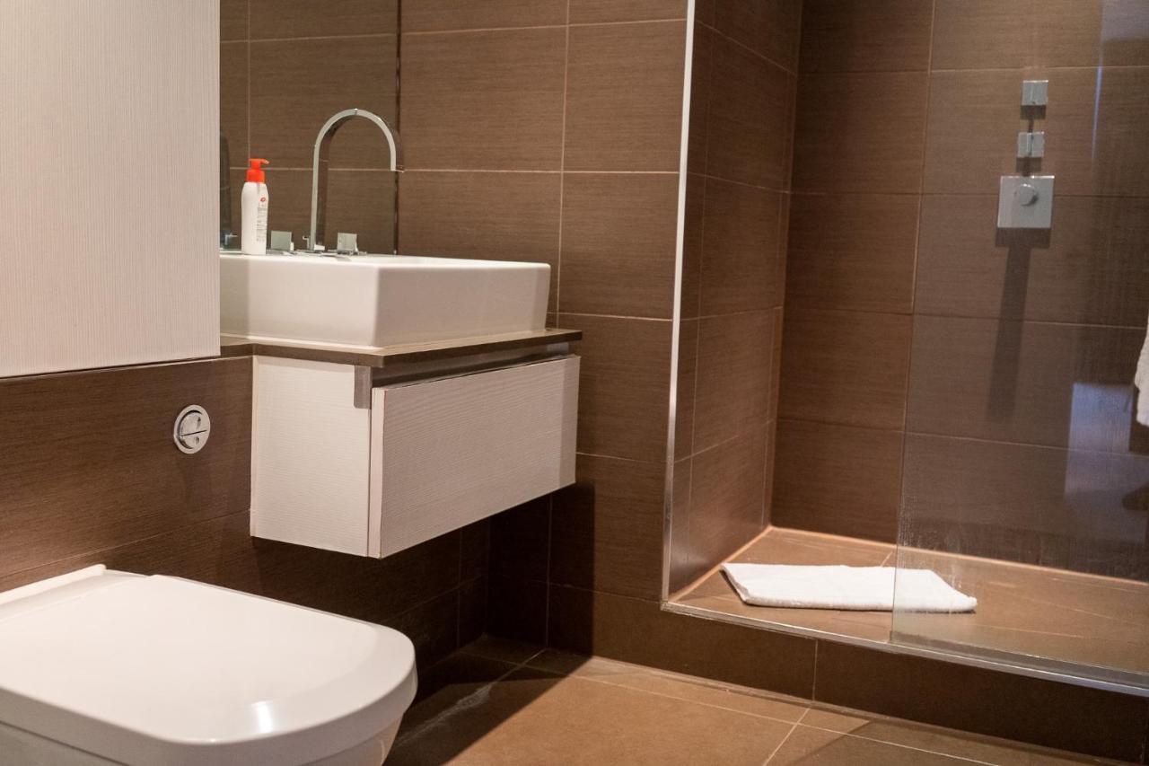 Luxury 3 Bedroom 3 Bathroom Balcony - Gunwharf Quays Apartment Portsmouth