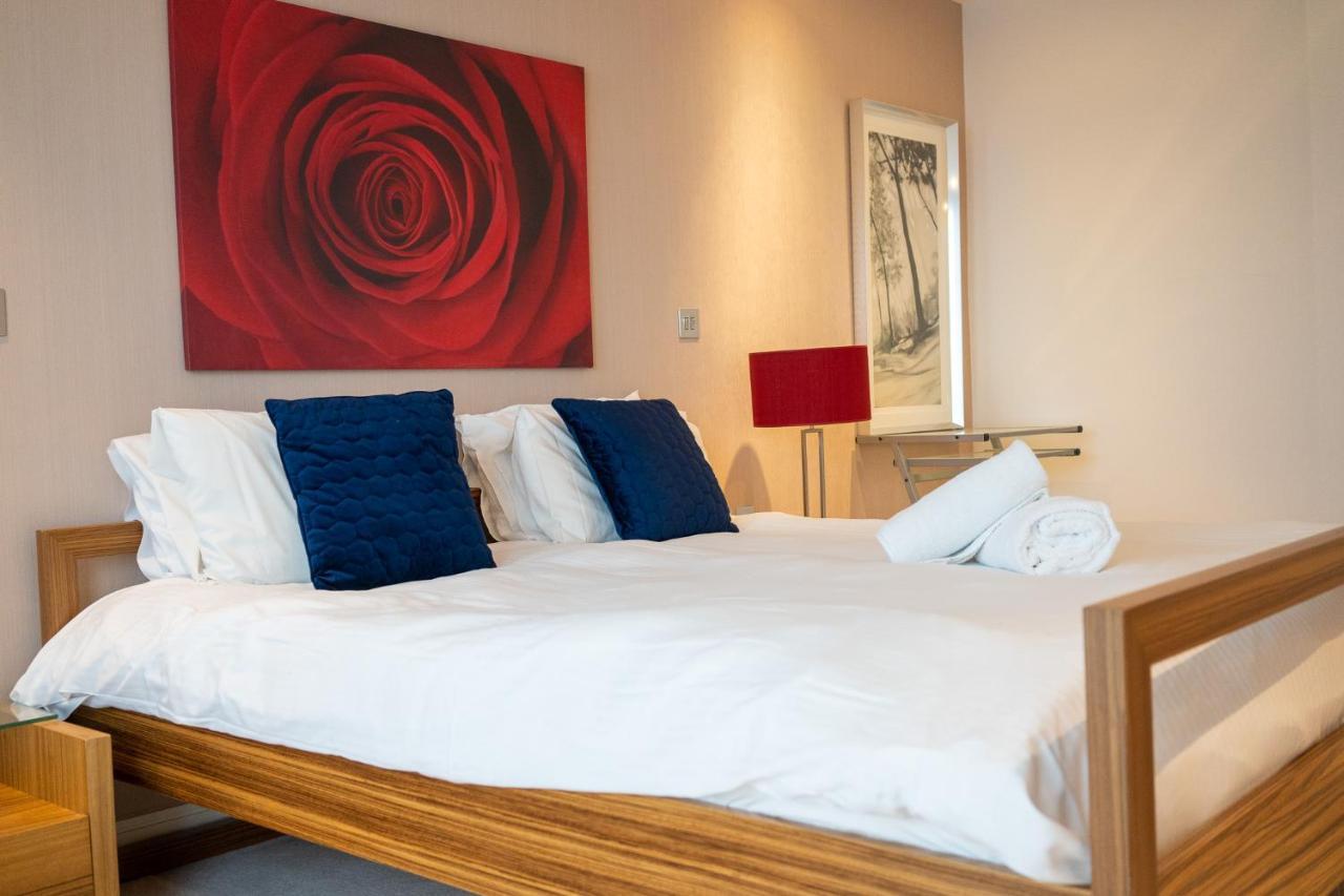 Luxury 3 Bedroom 3 Bathroom Balcony - Gunwharf Quays *