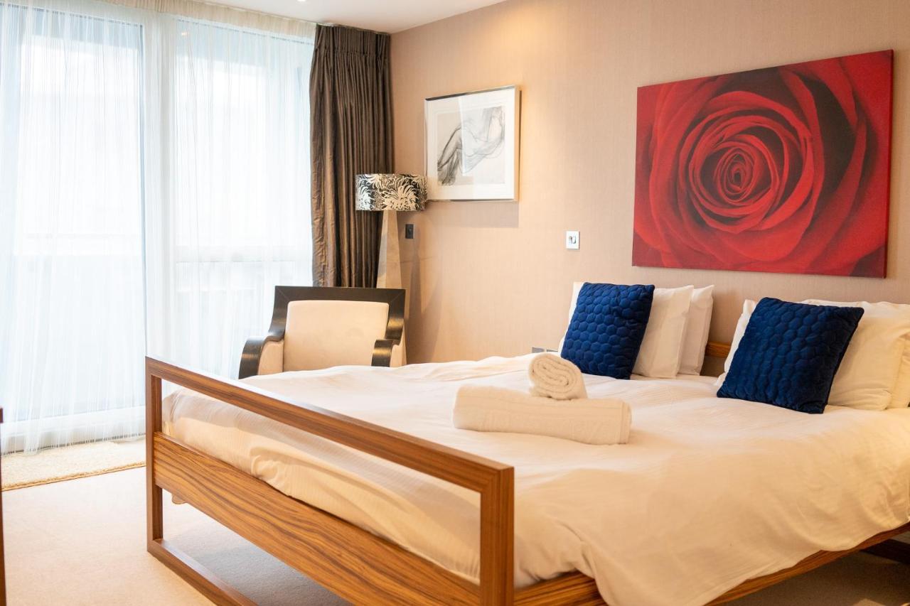 Luxury 3 Bedroom 3 Bathroom Balcony - Gunwharf Quays * Portsmouth